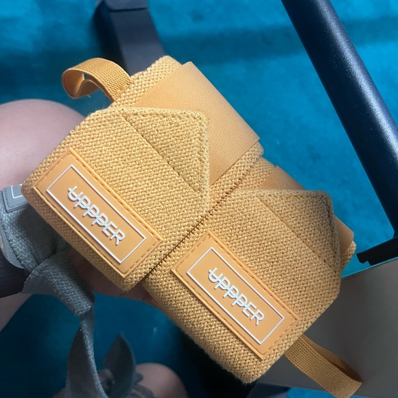Uppper Peach Wrist Wraps - Picture 3 of 3